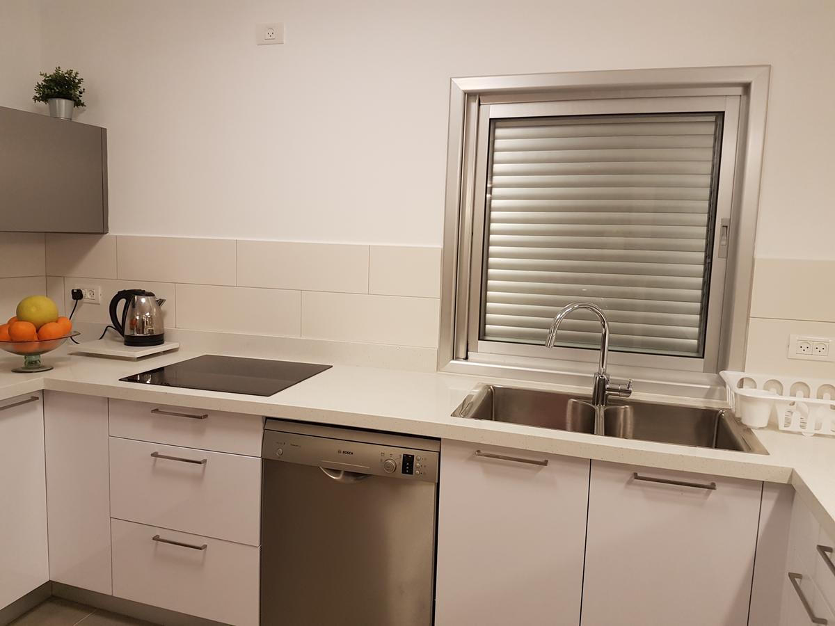 Nitza Boutique Apartment Kosher Нетания Экстерьер фото